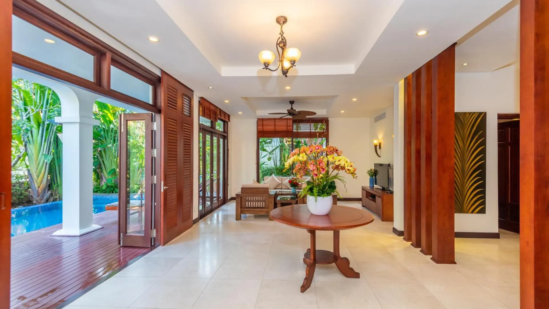 Da Nang Beach Villa Resort