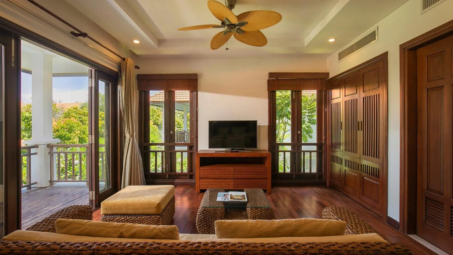 Da Nang Beach Villa Resort Vietnam
