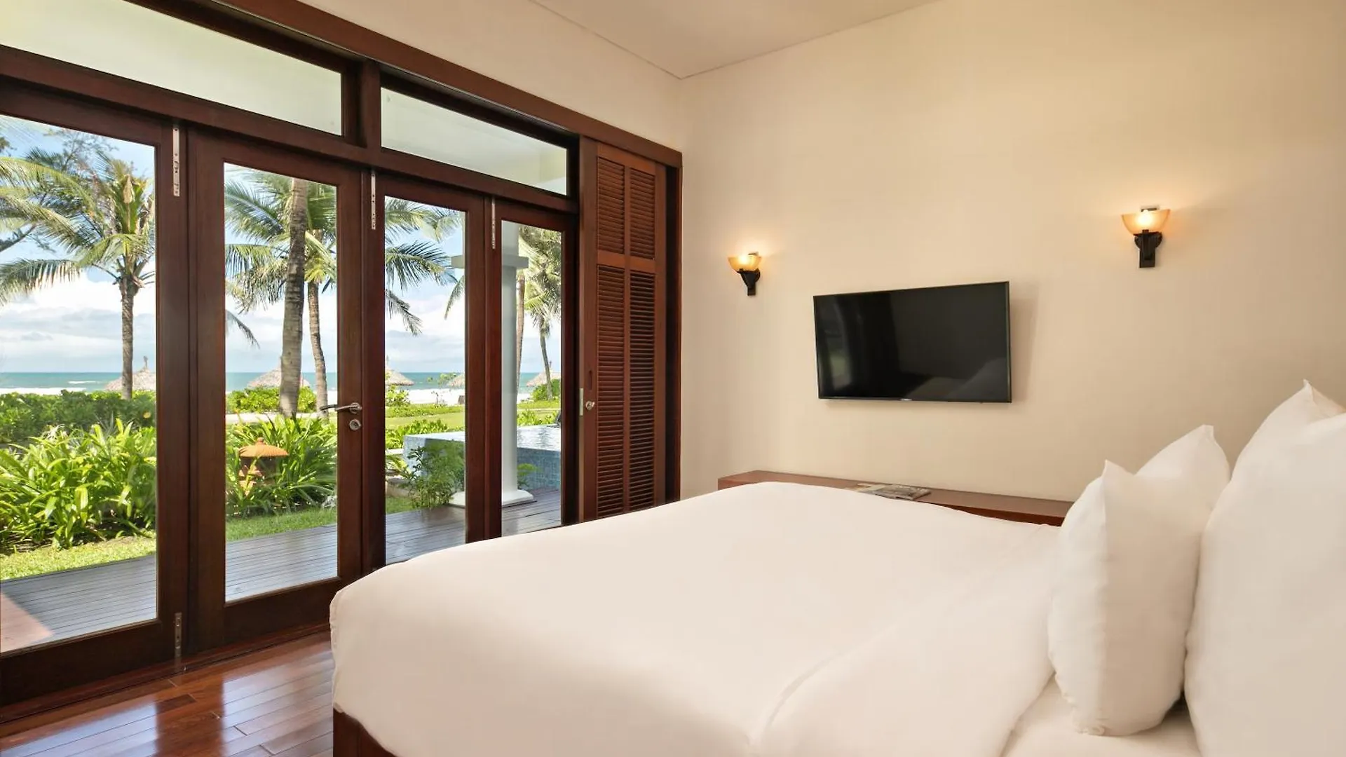 Da Nang Beach Villa Resort Vietnam